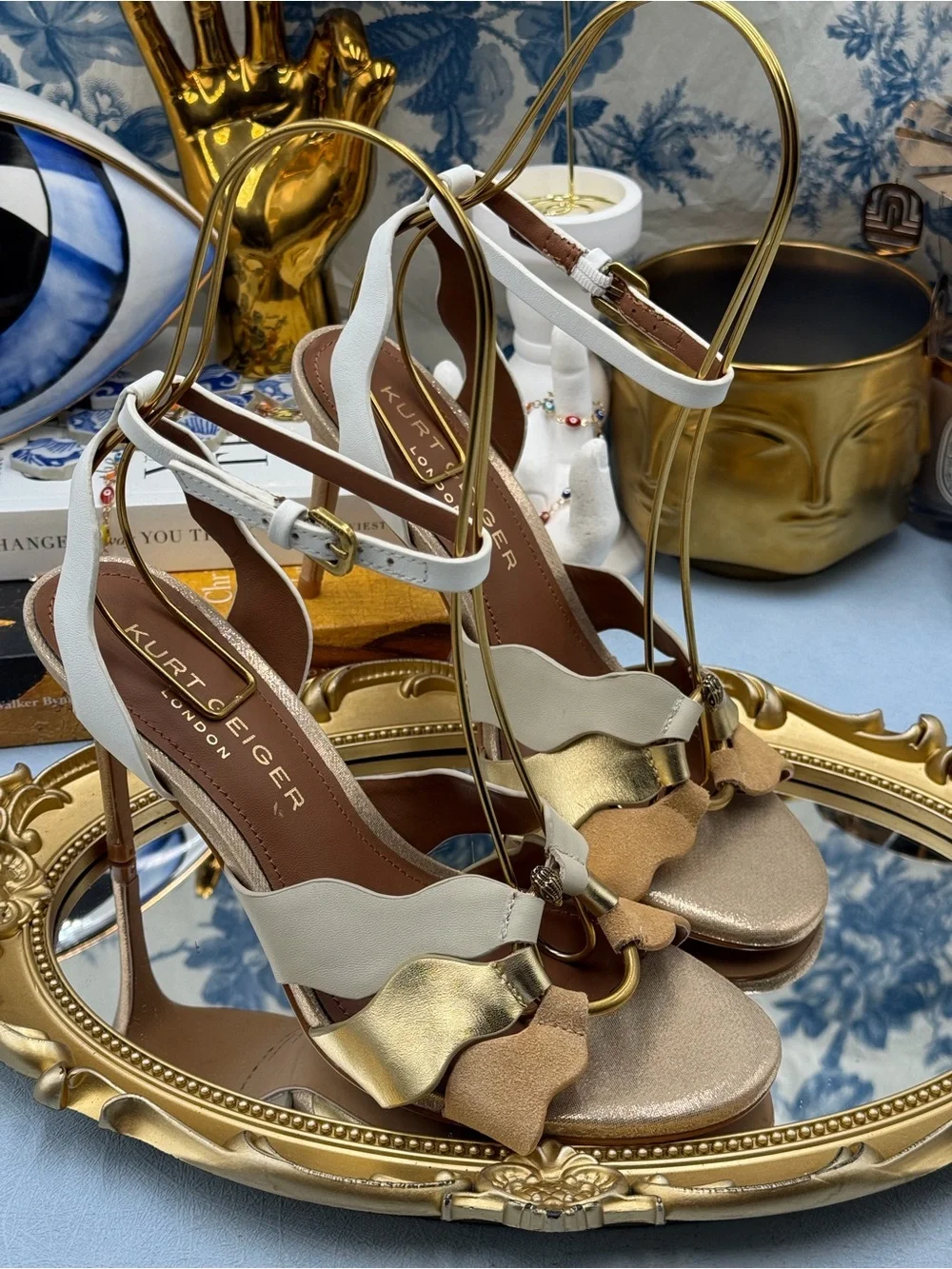 🆕 KURT GEIGER LONDON 🧿 NWOB Sun Wave Strappy Leather Sandal, Gold Combo - Sz 7